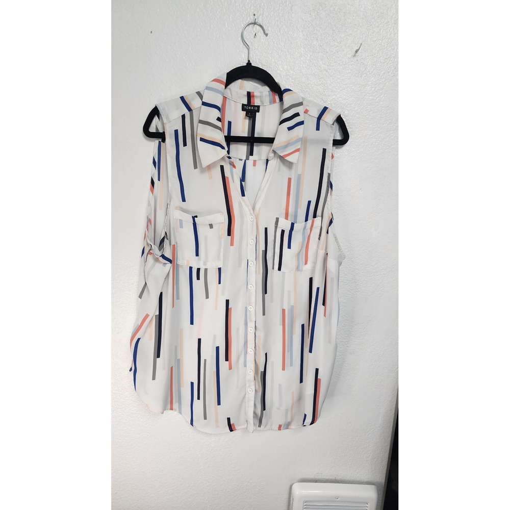 Torrid‎ Sleeveless Button Down Women Size 3 White Multi Excellent